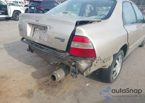 1995 Honda Accord Ex z USA, uszkodzony, nr VIN 1HGCD5663SA130556